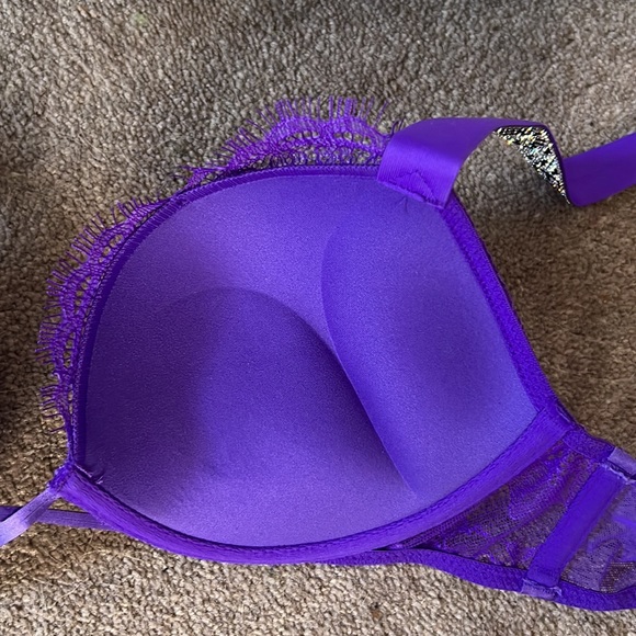 VS very sexy bombshell added 2 cups - Picture 6 of 6